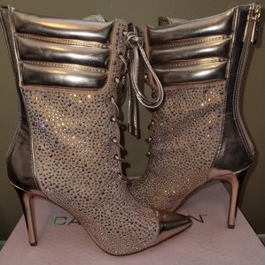 Heel boots